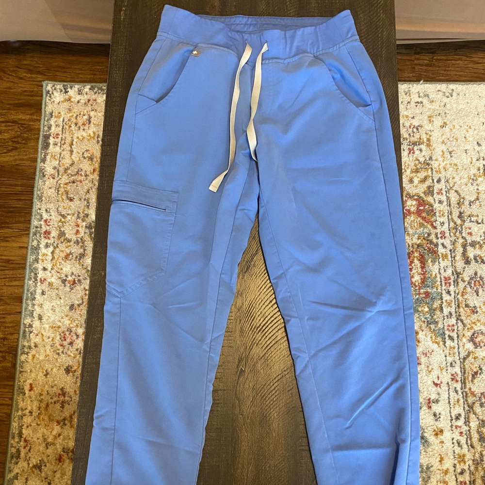 Figs-ceil blue jogger scrub pants size XS